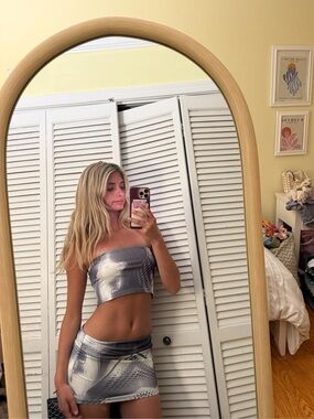 Edikted Gray Tie-Dye Strapless Crop Tube Top